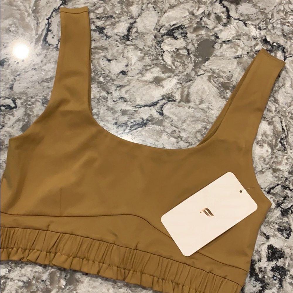 Fabletics Isabella low impact sports bra NWT SMALL